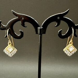 Vintage Swarovski Crystal Drop Dangle Earrings - Gold tone